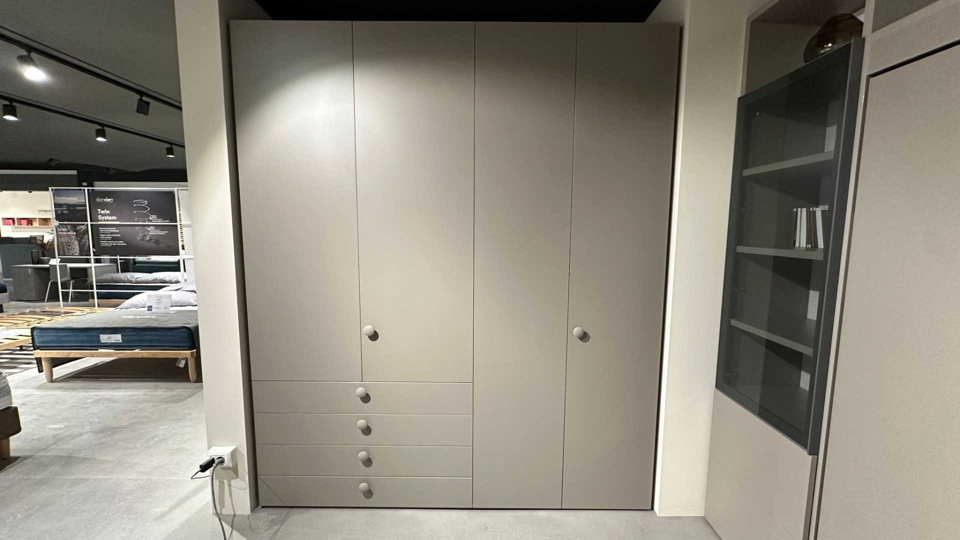 Armadio c/tavolo Estraibile Cinquanta3