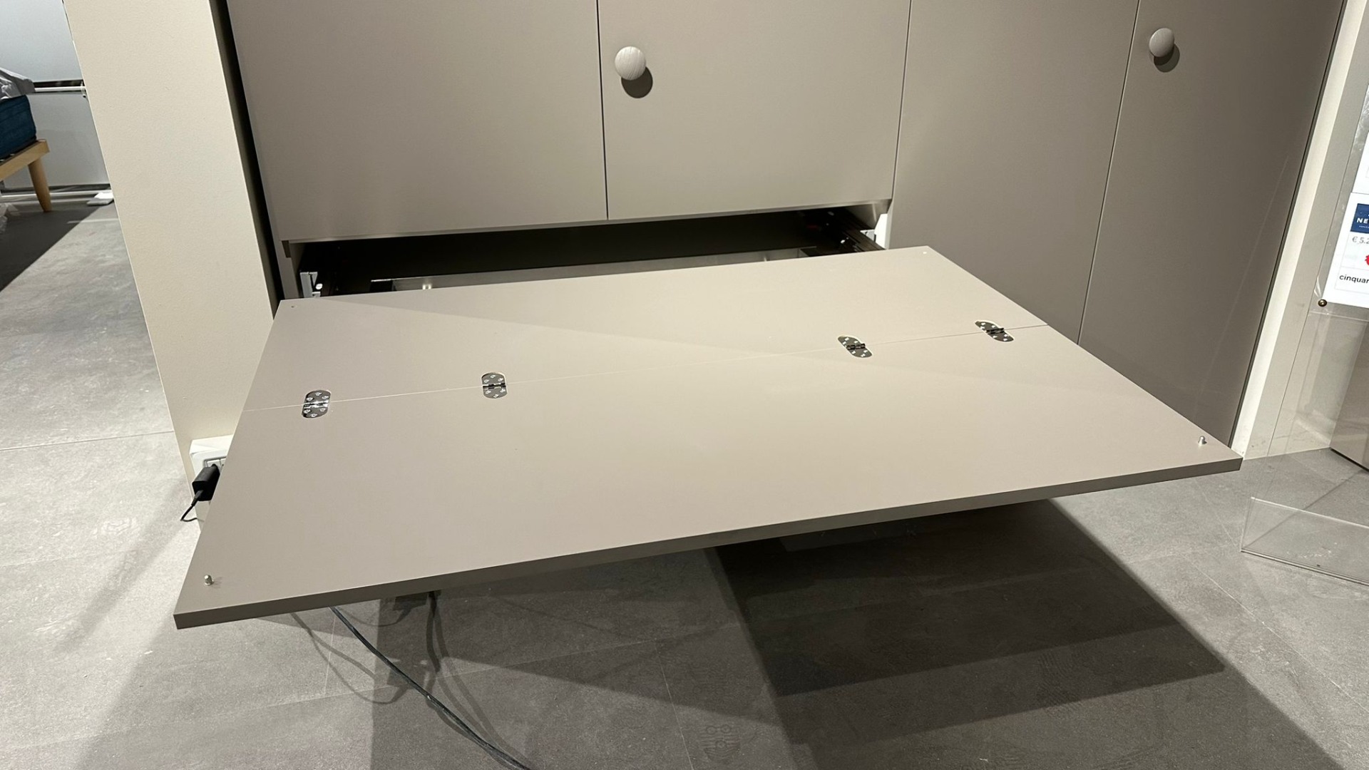 Armadio c/tavolo Estraibile Cinquanta3