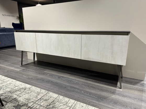 Madia Metropolis Stosa