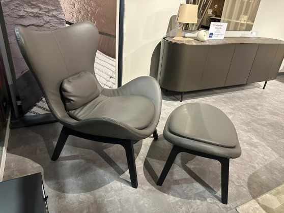 Poltrona e pouff Lazy Calligaris