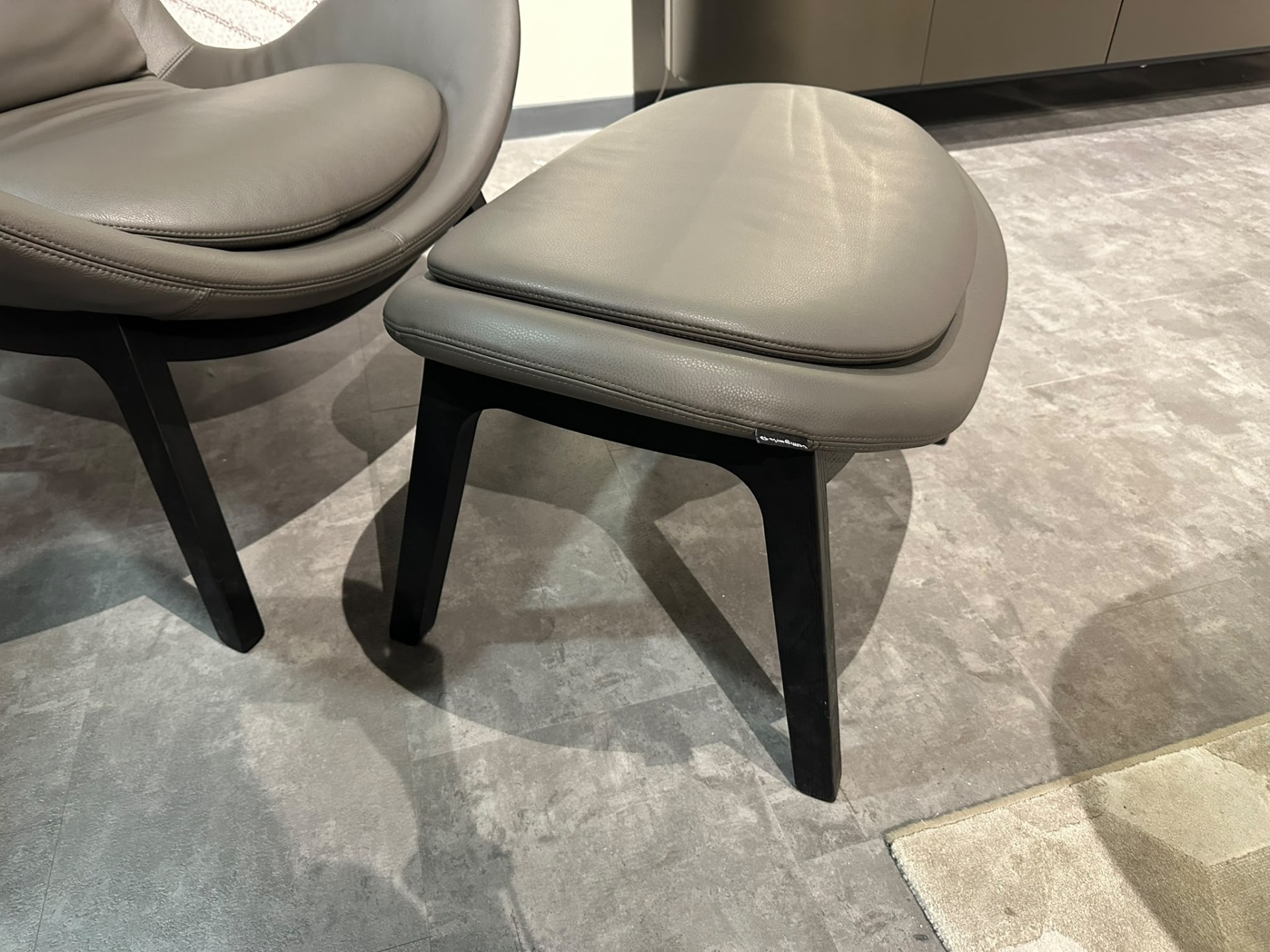 Poltrona e pouff Lazy Calligaris