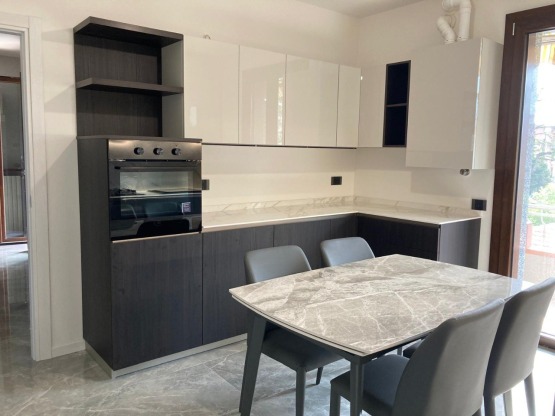 Ristrutturazione completa in zona residenziale a Fiorenzuola: eleganza e funzionalità per un nuovo inizio